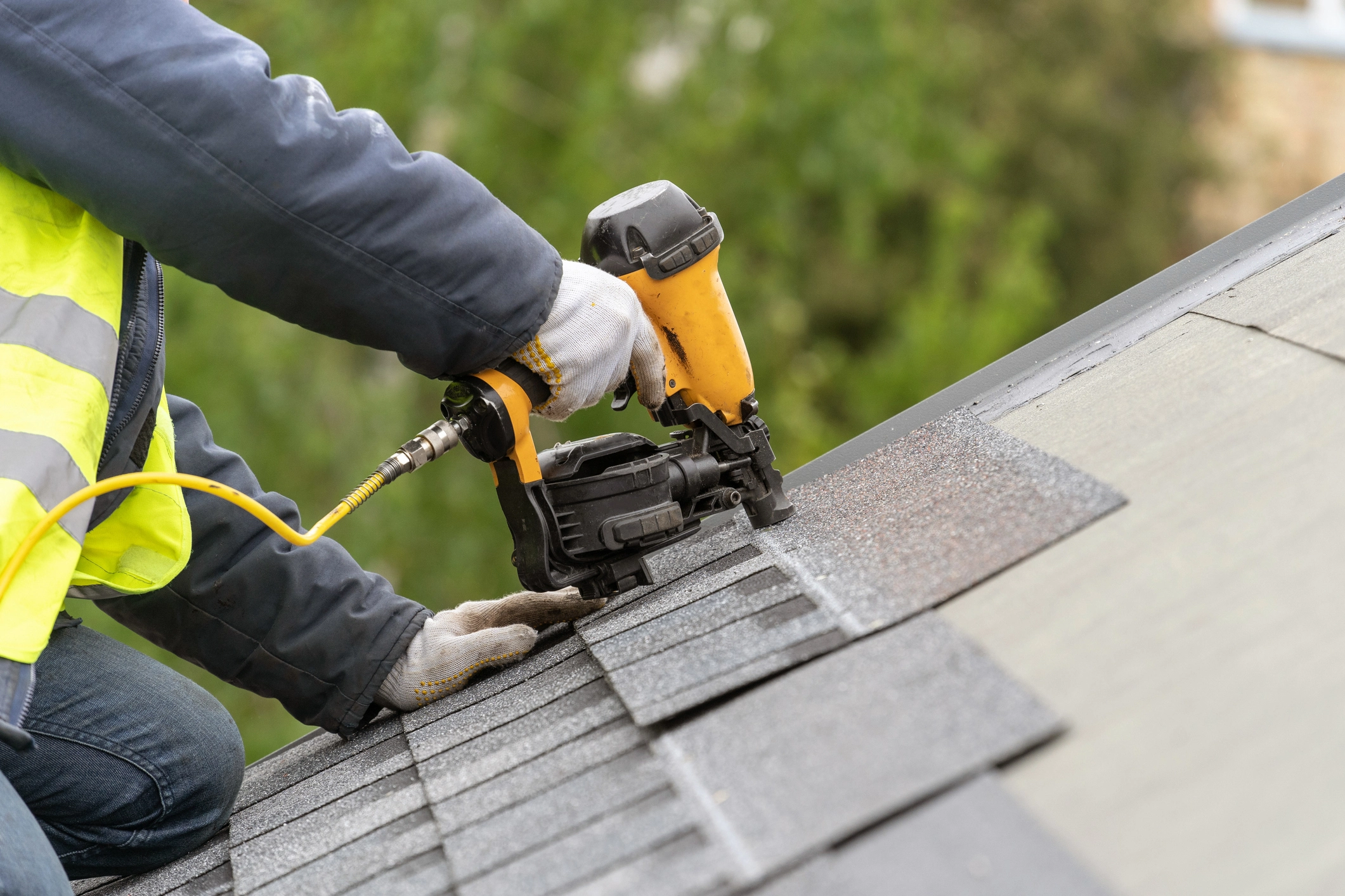 Roof Repair or Replacement? How to Decide